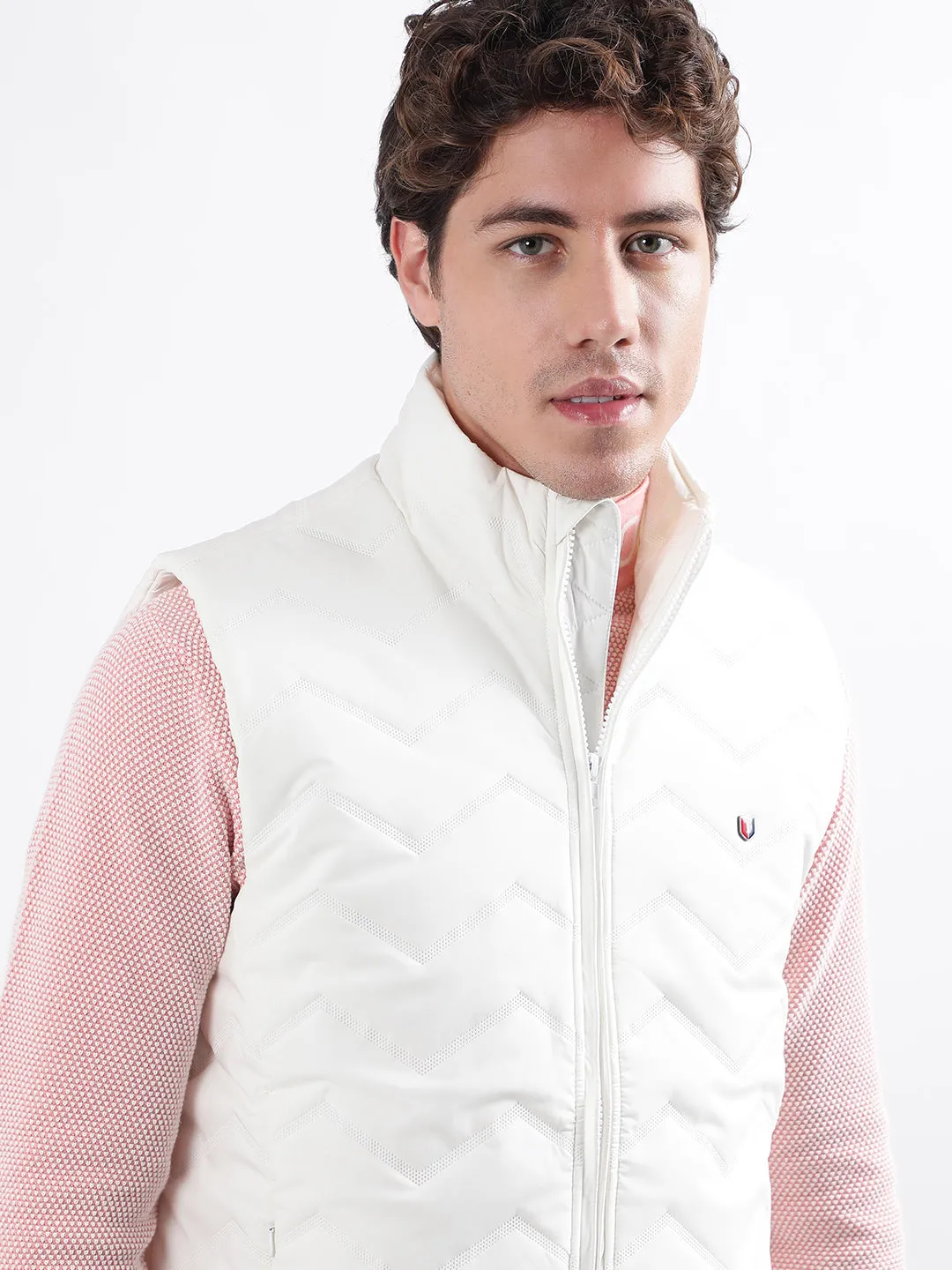 Iconic Men White Solid Stand Collar Sleeveless Puffer Jacket